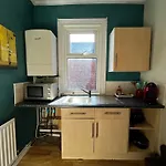 Large, Comfy Room Close To City Centre - Newcastle Upon Tyne