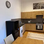 Westgate Haven - Spacious 4 Bedroom Apartment