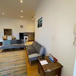 Westgate Haven - Spacious 4 Bedroom Apartment