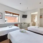 Properties Unique Dene Rooms - Triple Room