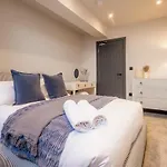 Luxury Quayside Loft Sleeps 6