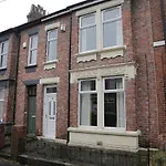 Rare Spacious Victorian House Perfect For Large Parties, Close To Everything