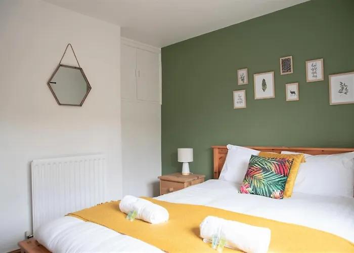 Cottenham House - City Centre - Free Parking - Business And Relocation