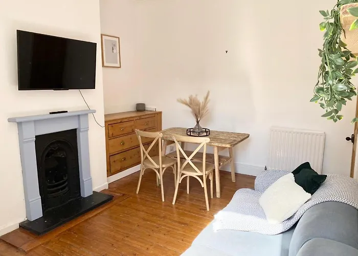 50 Biddlestone Road Heaton