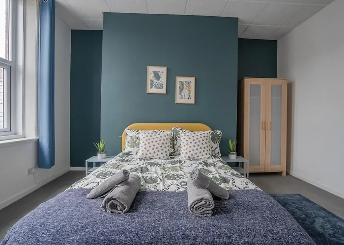 2 Bed-Town Centre-Free Parking