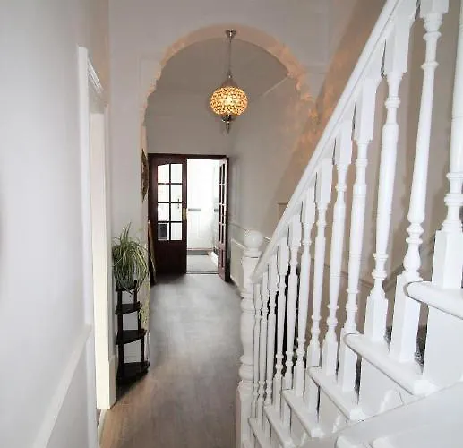 Newcastle - Heaton - Great Customer Feedback - 5 Large Bedrooms - Period Property - Refurbished Throughout