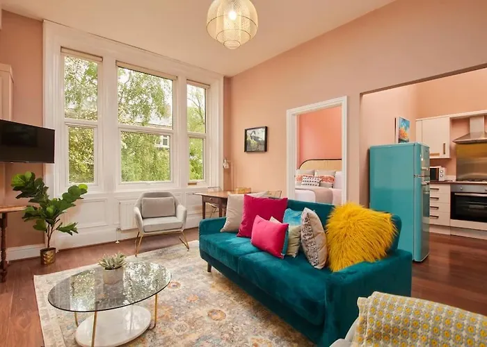 Lovely Chique Newcastle Abode - Sleeps 4 - First Floor