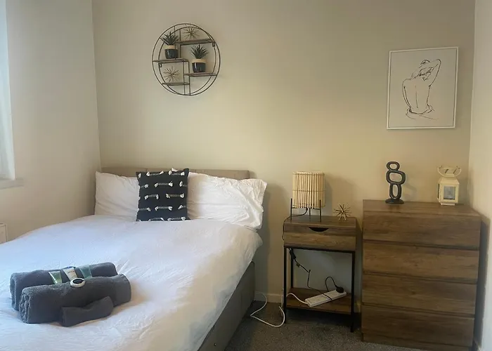 Modern Spacious 5 Bed House In Newcastle