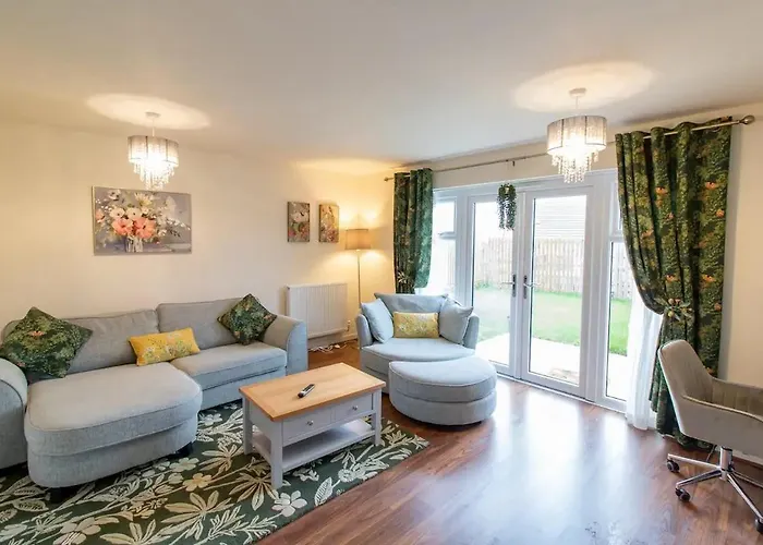 Pass The Keys Modern Comfortable House