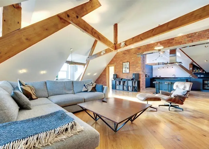 Very Spacious 2 Bdrm Flat