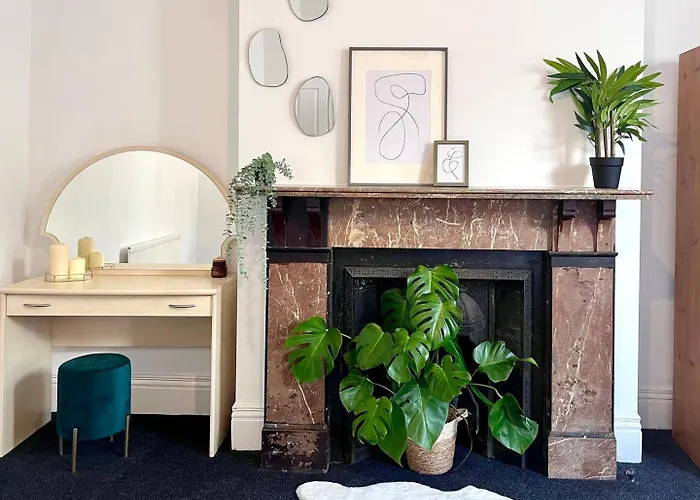 Centrally Located Apartment-Free Parking