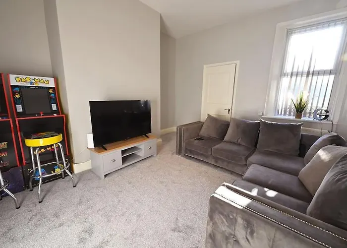 Two Bedroom Apartment In Heaton Newcastle Upon Tyne