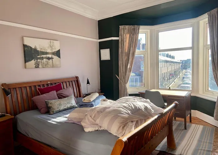 Large, Comfy Room Close To City Centre - Newcastle Upon Tyne