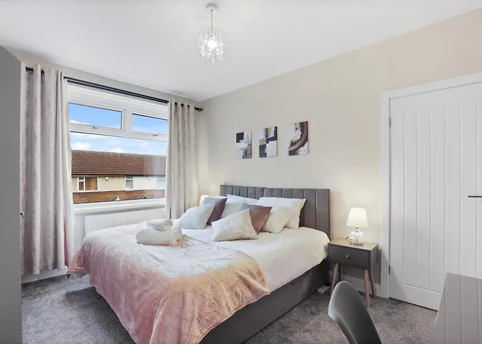 Contractors, Parking,8 Min To City Center, Airport