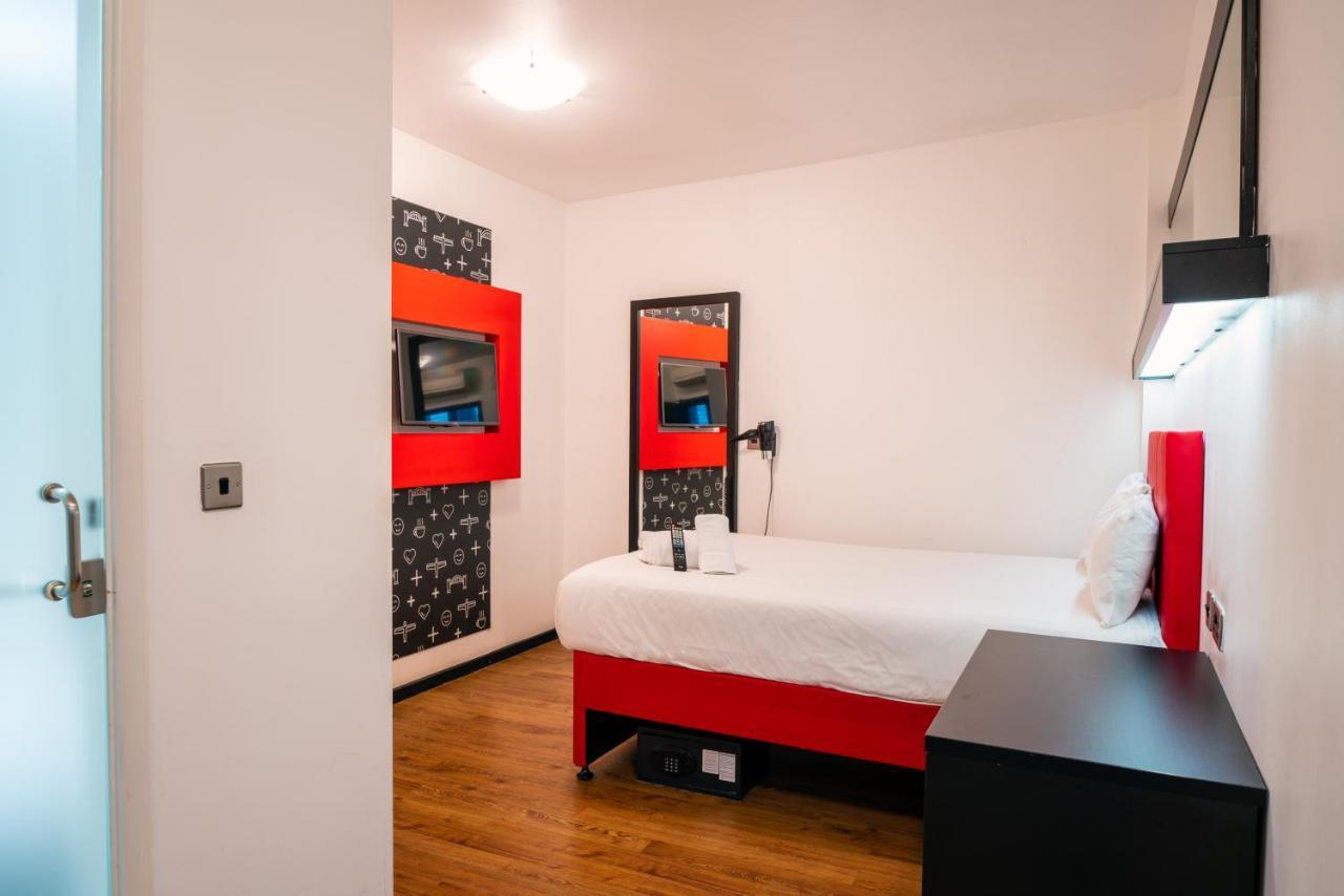 Easyhotel