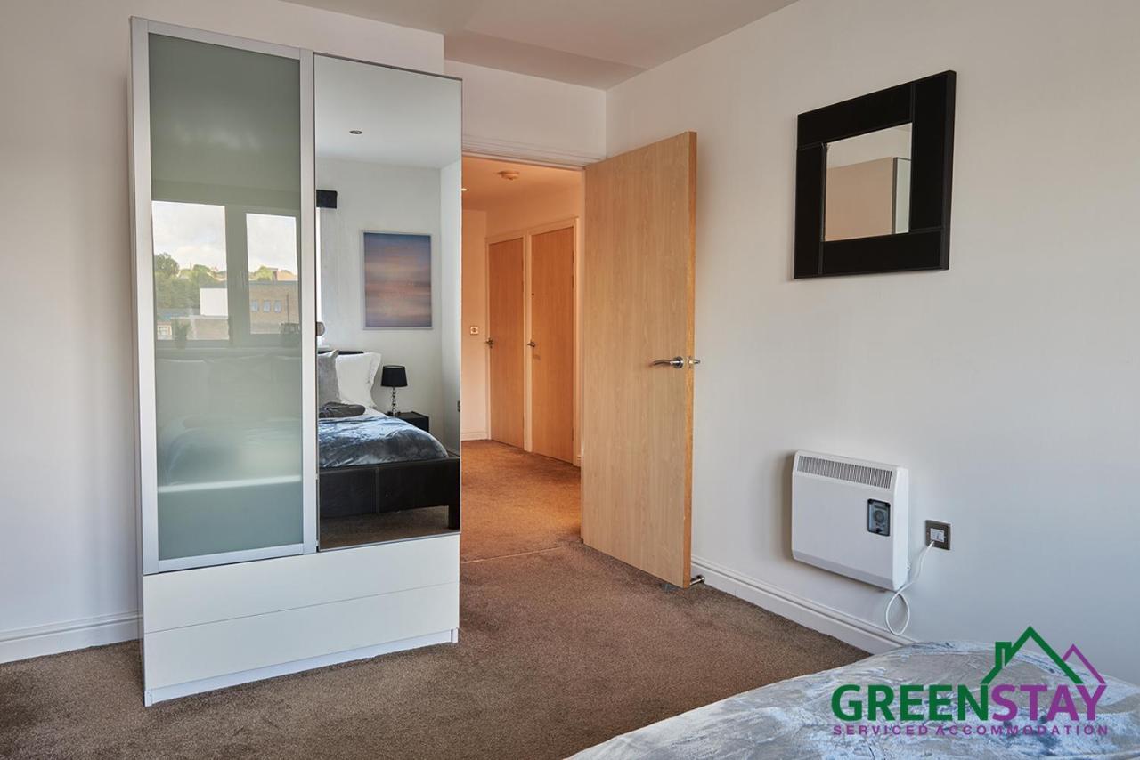 Clarence Court Newcastle: Centre With Parking & Balcony Apartment *
