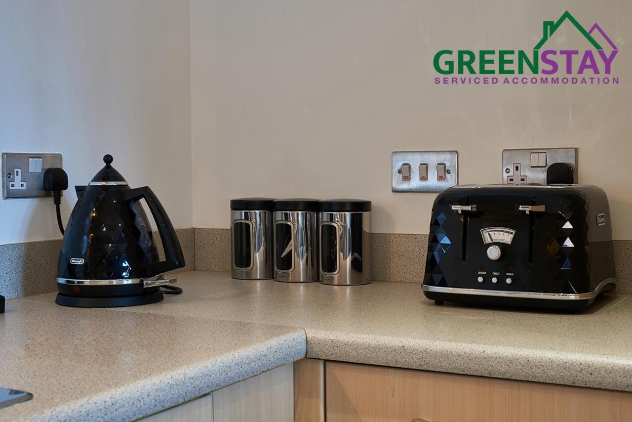 Clarence Court Newcastle: Centre With Parking & Balcony Apartment Newcastle upon Tyne