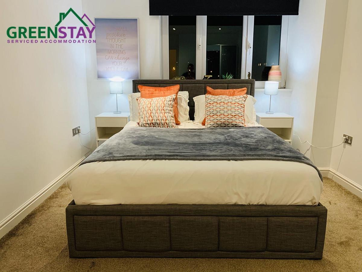 Clarence Court Newcastle: Centre With Parking & Balcony *