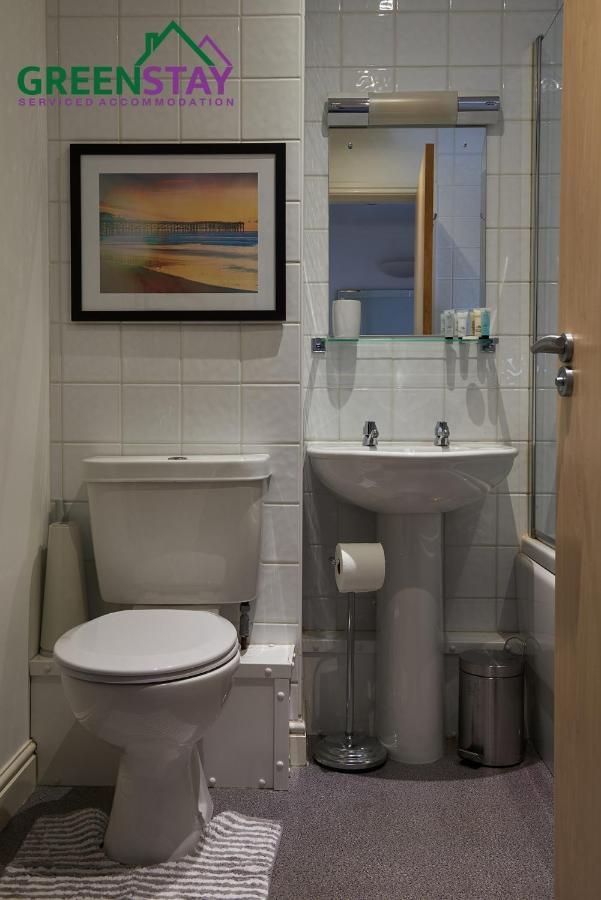 Apartment Clarence Court Newcastle: Centre With Parking & Balcony Newcastle upon Tyne