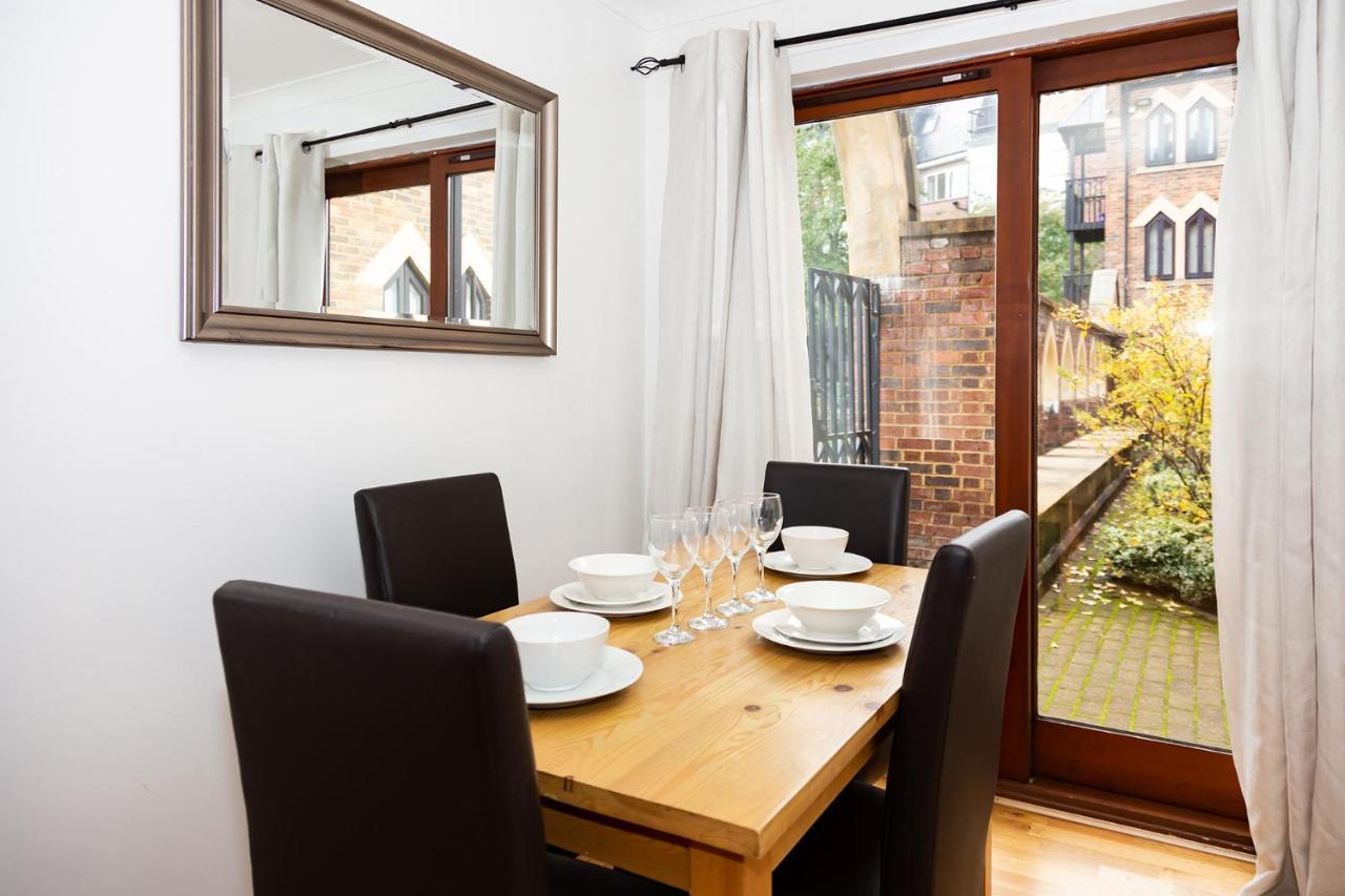 Guest house Alexander Apartments Newcastle