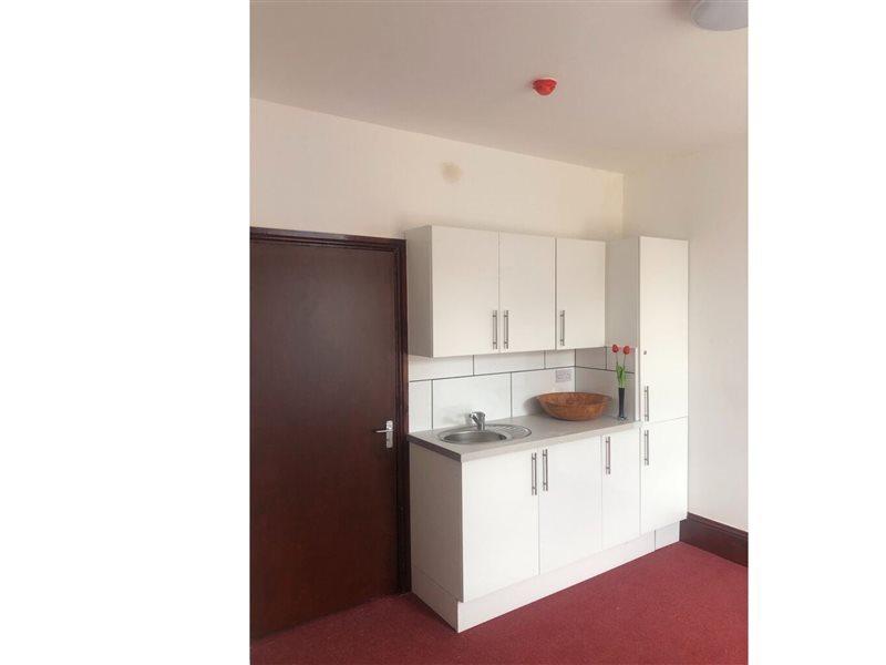 Oyo The Benwell Hotel