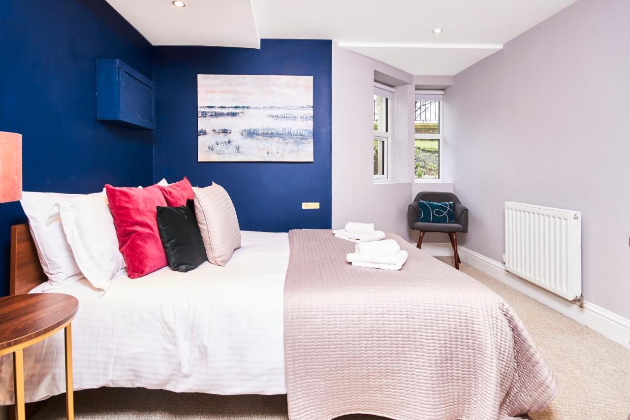 Treasure - Sleeps 4 - Lower Ground Floor Apartment Newcastle upon Tyne