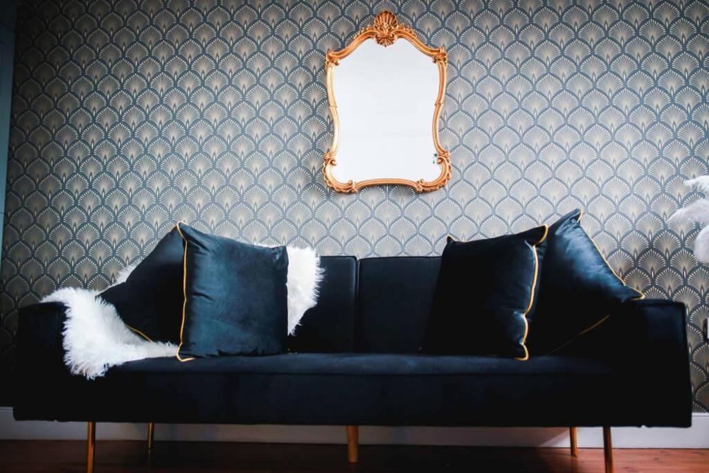 Quirky Art Deco Apartment *