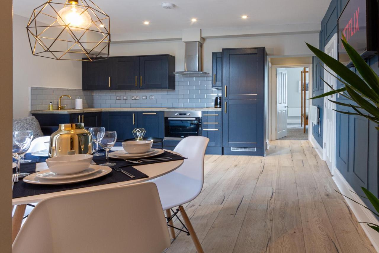Luke Stays - Heaton Road Apartment
