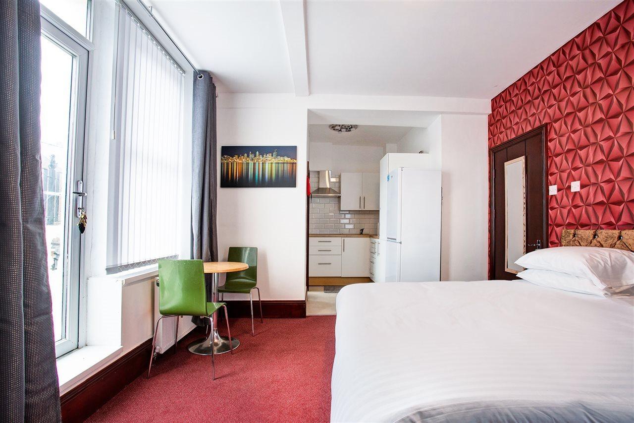 Oyo The Benwell Hotel 2*