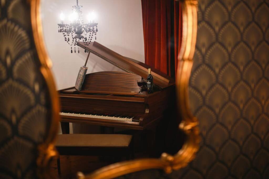 Apartment Quirky Art Deco