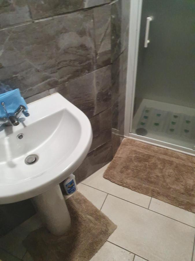 En Bedrooms, Heaton, * Newcastle upon Tyne