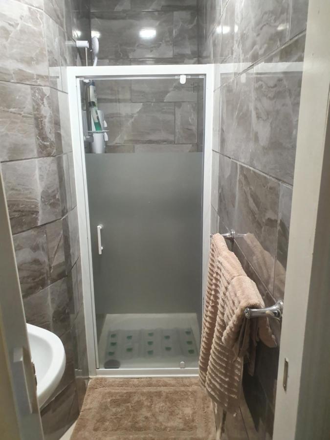 En Bedrooms, Heaton, Newcastle upon Tyne