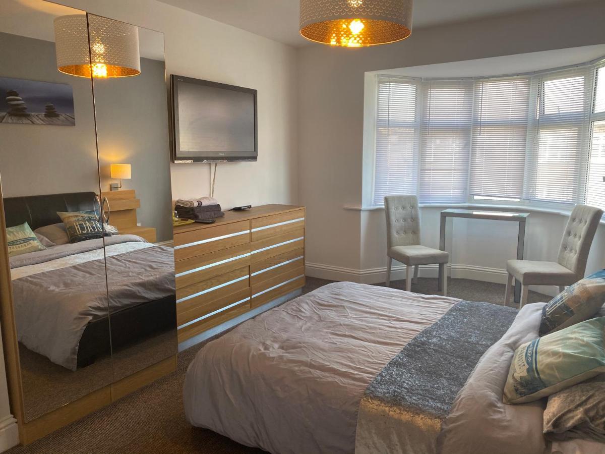 Holiday home Beautifully Presented 6 Bed 5 & A Half Bath House Newcastle upon Tyne