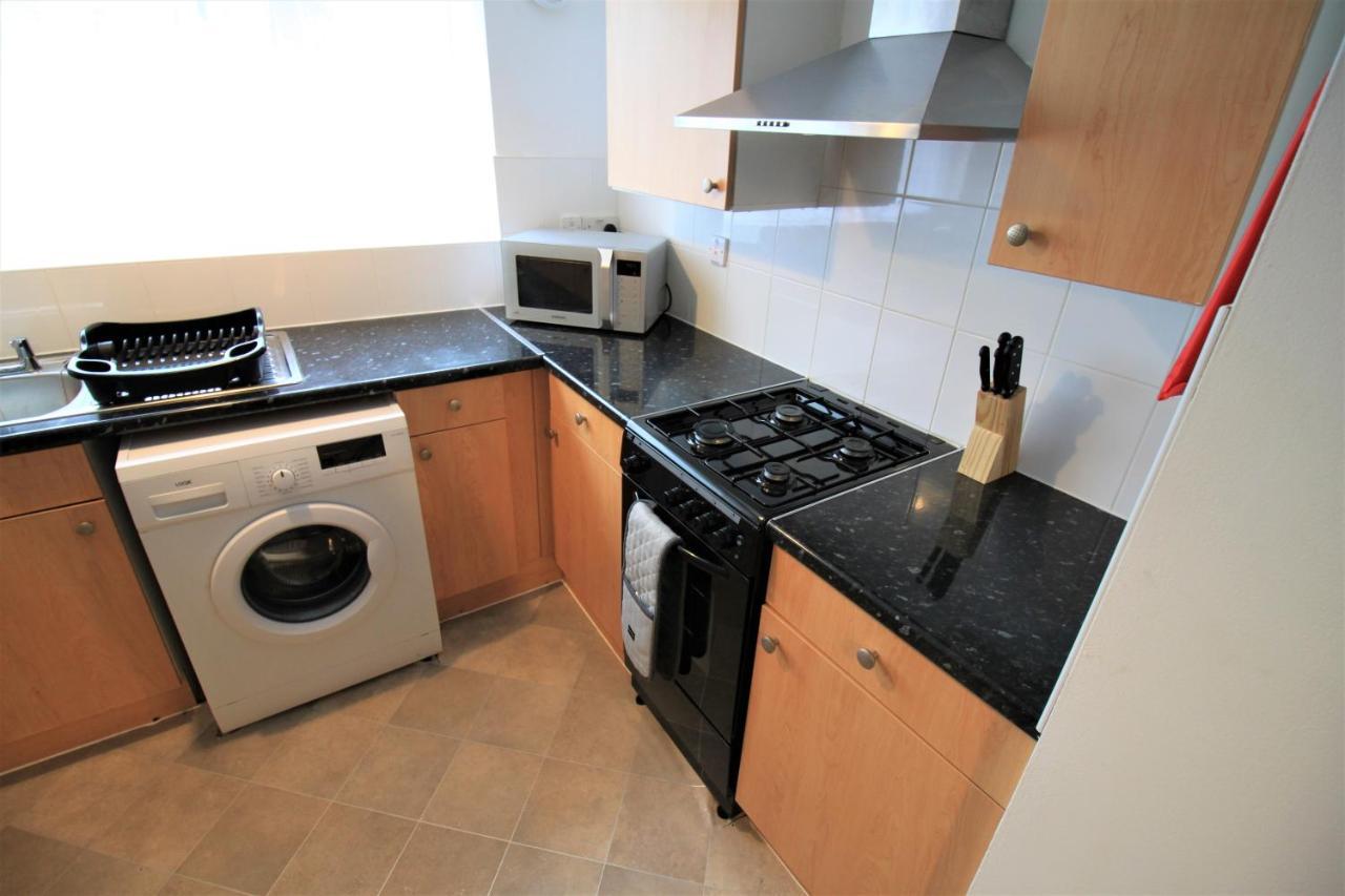 Holiday home Hamilton House - Long Savings - Business & Contractors - Free Parking *