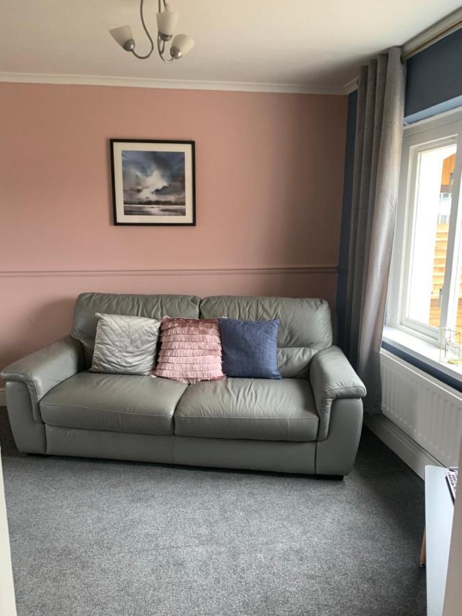 The Snug, Ideal For Sporting Events And Breaks, Hidden Nook In The Heart Of Newcastle, With Parking, Wifi, Smart Tv, Close To Local Travel Links