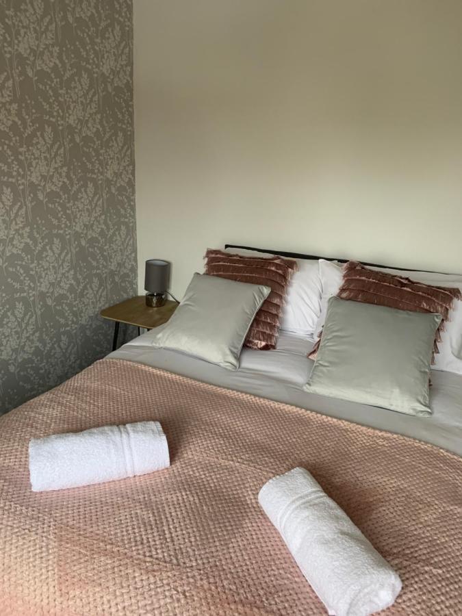 Holiday home The Snug, Ideal For Sporting Events And Breaks, Hidden Nook In The Heart Of Newcastle, With Parking, Wifi, Smart Tv, Close To Local Travel Links *