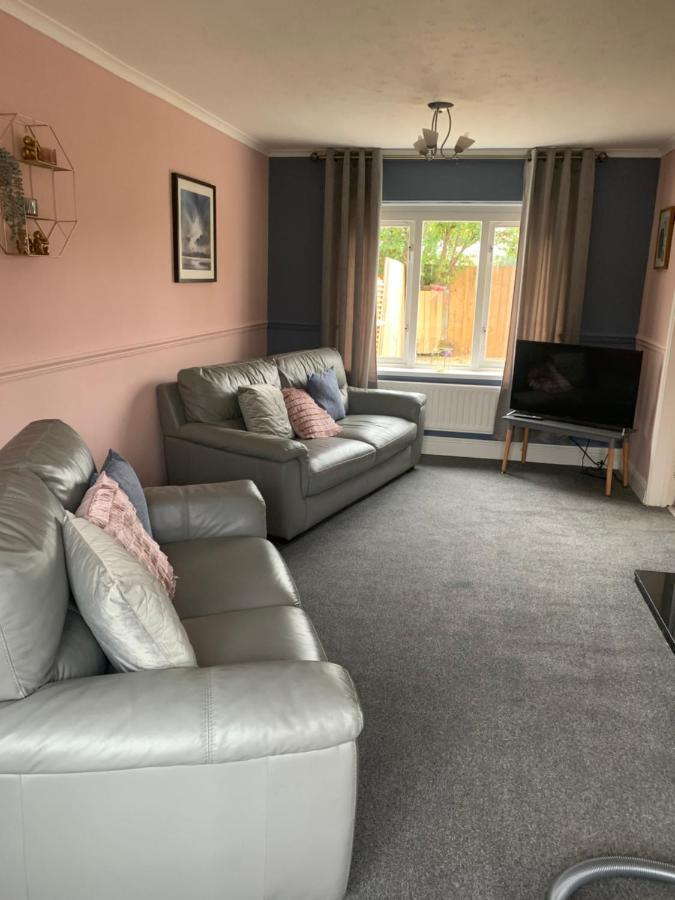 Holiday home The Snug, Ideal For Sporting Events And Breaks, Hidden Nook In The Heart Of Newcastle, With Parking, Wifi, Smart Tv, Close To Local Travel Links