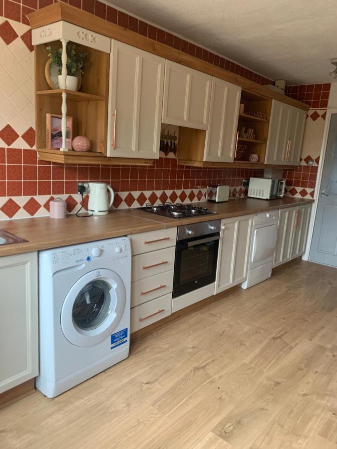 The Snug, Ideal For Sporting Events And Breaks, Hidden Nook In The Heart Of Newcastle, With Parking, Wifi, Smart Tv, Close To Local Travel Links Holiday home