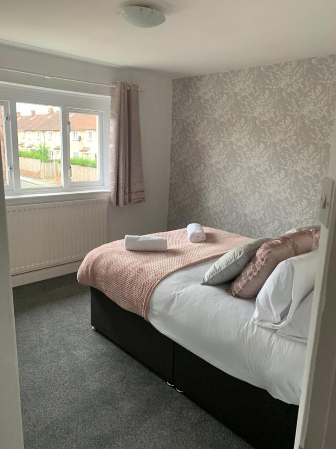 The Snug, Ideal For Sporting Events And Breaks, Hidden Nook In The Heart Of Newcastle, With Parking, Wifi, Smart Tv, Close To Local Travel Links