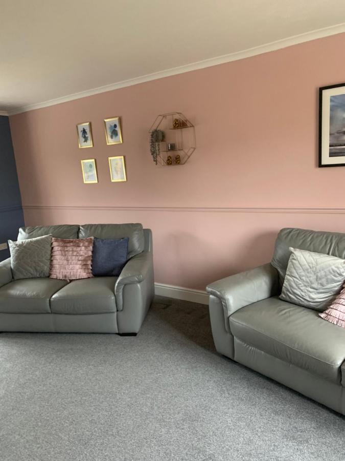 The Snug, Ideal For Sporting Events And Breaks, Hidden Nook In The Heart Of Newcastle, With Parking, Wifi, Smart Tv, Close To Local Travel Links Newcastle upon Tyne