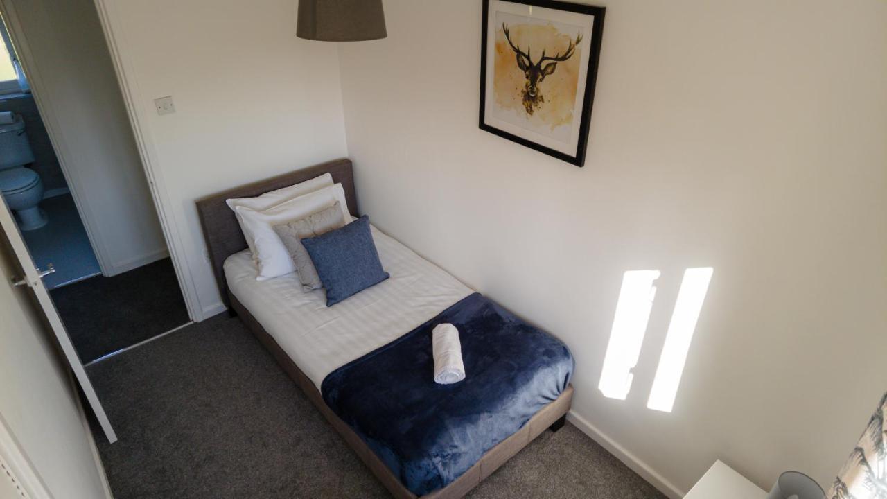 The Snug, Ideal For Sporting Events And Breaks, Hidden Nook In The Heart Of Newcastle, With Parking, Wifi, Smart Tv, Close To Local Travel Links