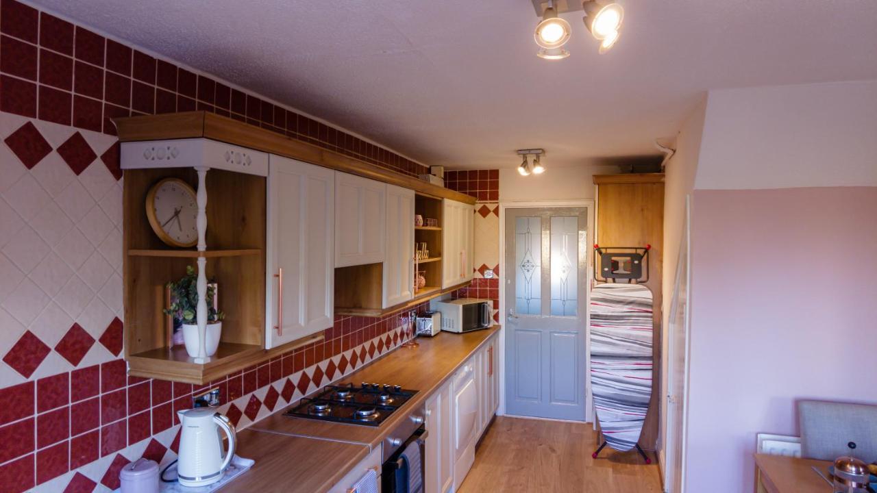 The Snug, Ideal For Sporting Events And Breaks, Hidden Nook In The Heart Of Newcastle, With Parking, Wifi, Smart Tv, Close To Local Travel Links * Newcastle upon Tyne