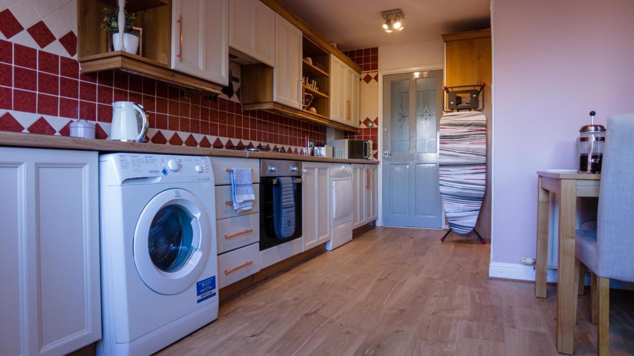 The Snug, Ideal For Sporting Events And Breaks, Hidden Nook In The Heart Of Newcastle, With Parking, Wifi, Smart Tv, Close To Local Travel Links Holiday home *