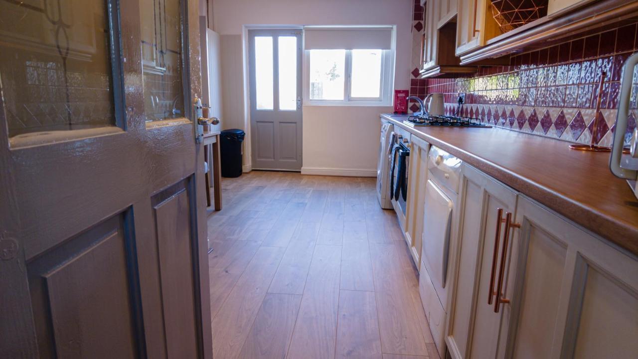 Holiday home The Snug, Ideal For Sporting Events And Breaks, Hidden Nook In The Heart Of Newcastle, With Parking, Wifi, Smart Tv, Close To Local Travel Links