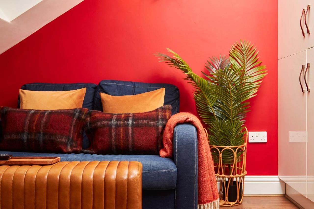 The Exquisite Gem Of - Sleeps 2 - Second Floor Apartment *