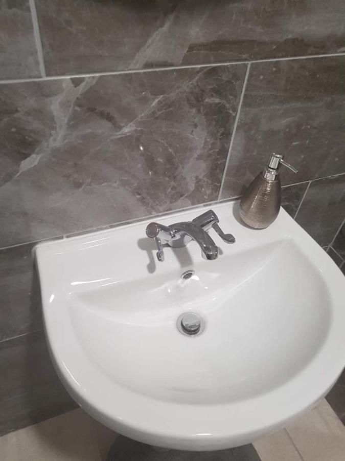 En Bedrooms, Heaton, Newcastle upon Tyne