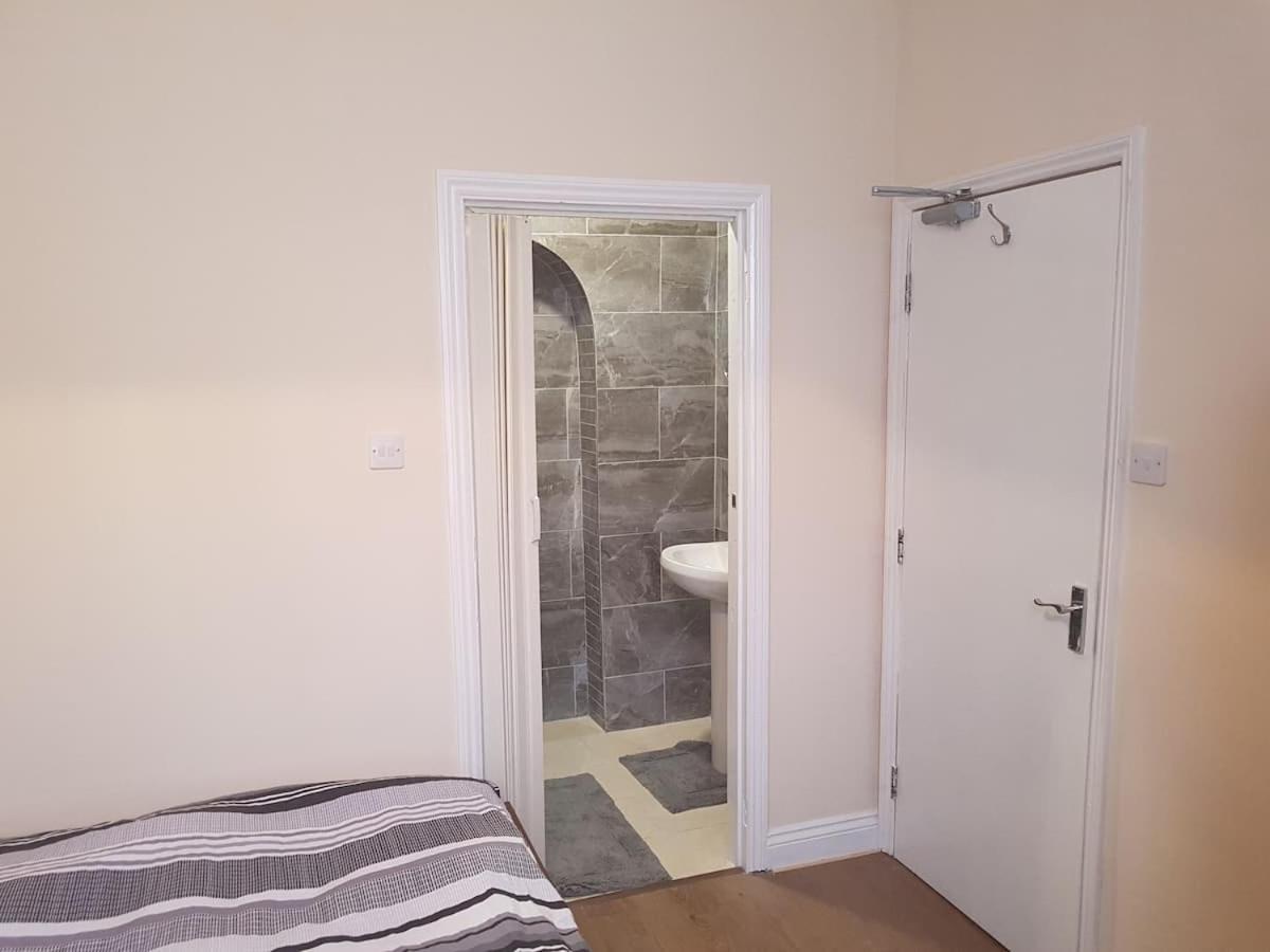 Guest house En Bedrooms, Heaton,