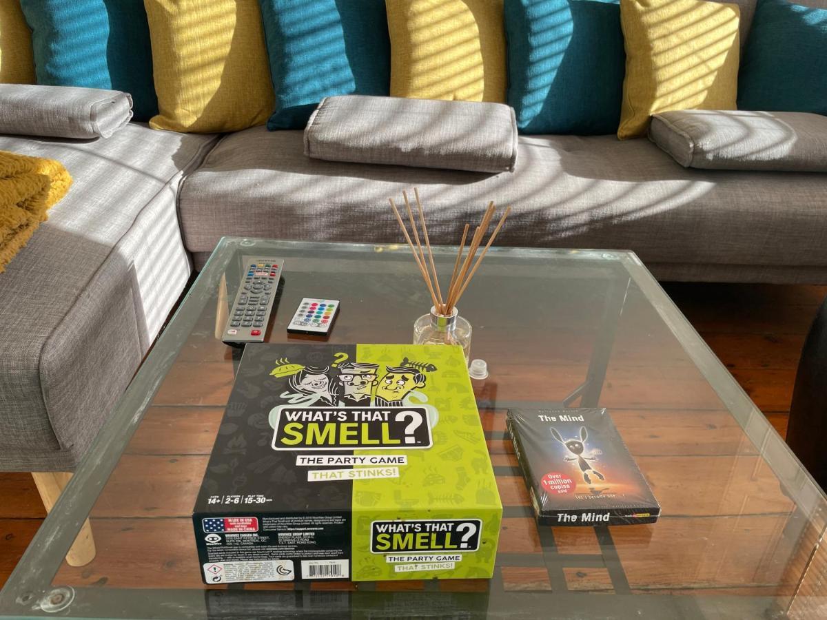 Apartment St Flat By Hnfc - Netflix & Popcorn *