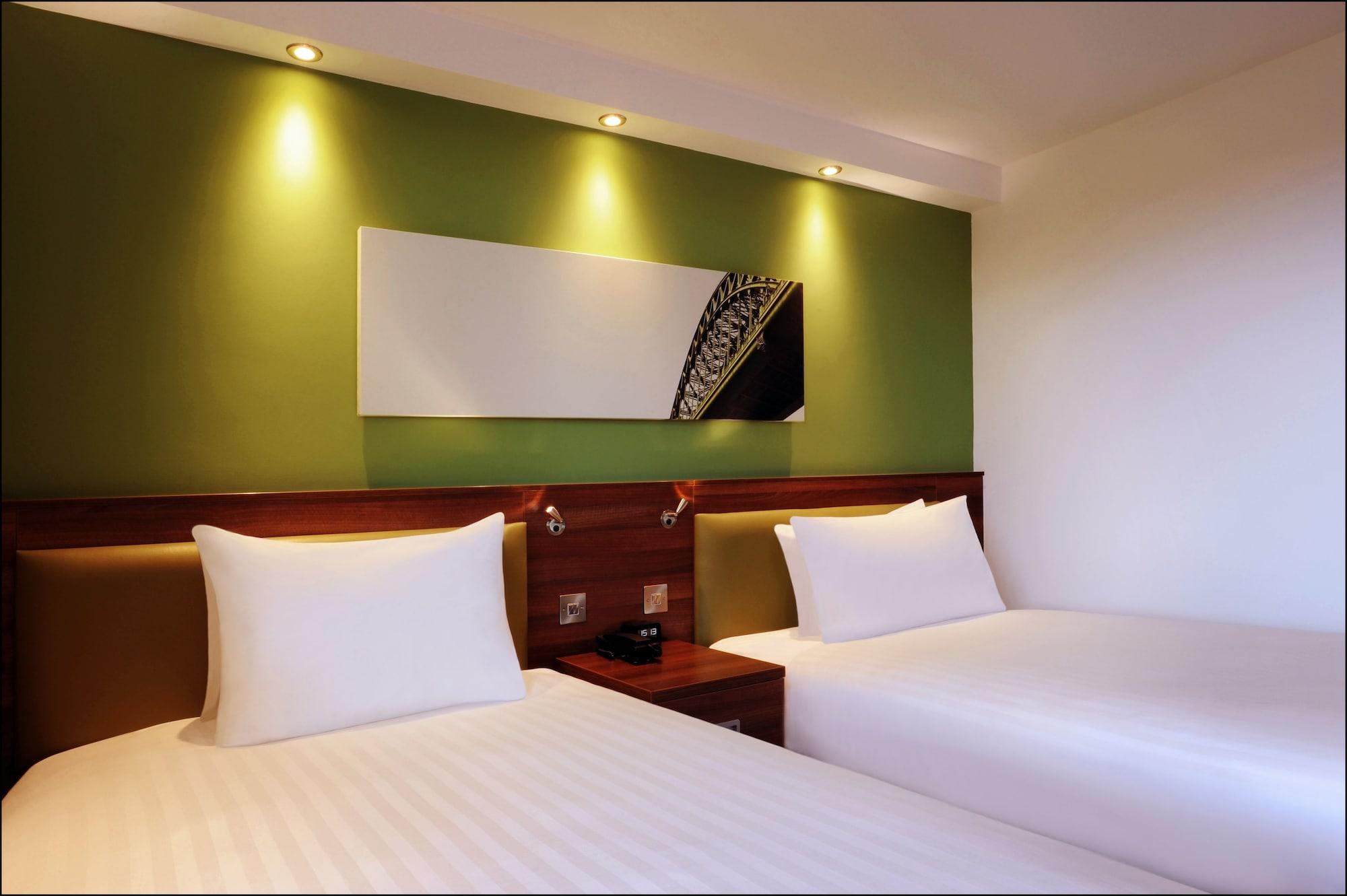 Hotel Hampton By Hilton 3*