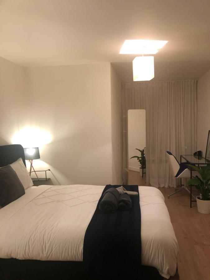 Modern 1 Bedroom Flat In Centre *
